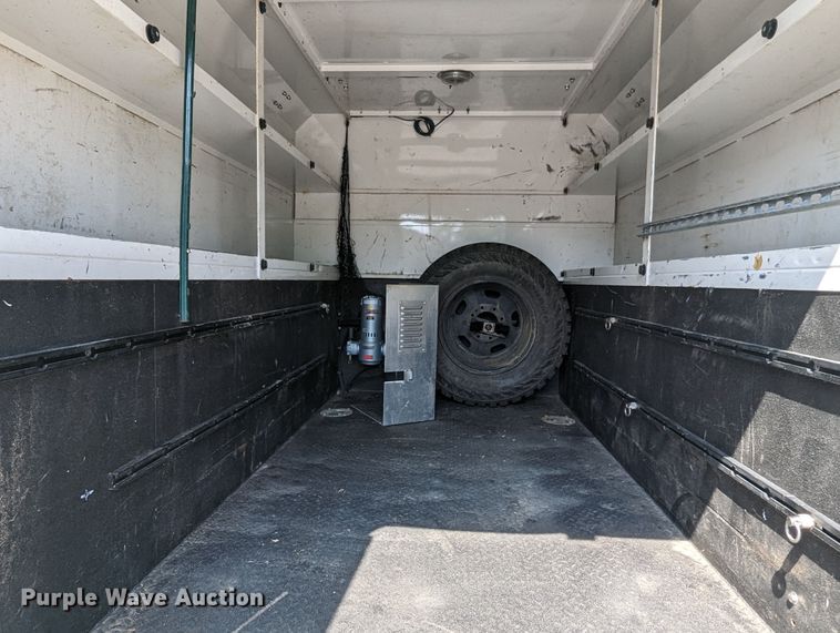 image for item MN9999 2011 Ford  F350 Super Duty  SuperCab utility bed pickup truck