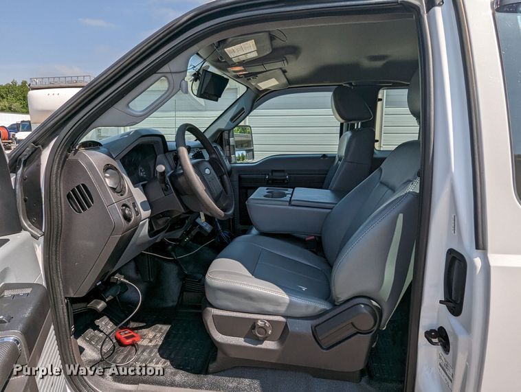 image for item MN9999 2011 Ford  F350 Super Duty  SuperCab utility bed pickup truck