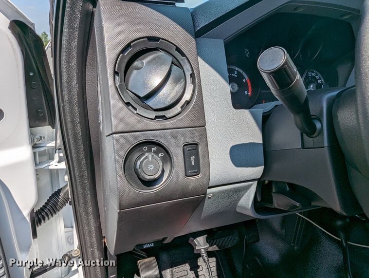 image for item MN9999 2011 Ford  F350 Super Duty  SuperCab utility bed pickup truck