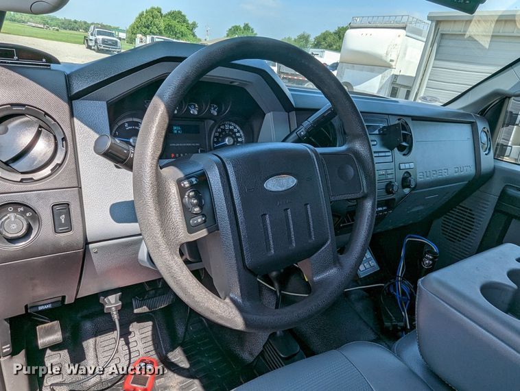 image for item MN9999 2011 Ford  F350 Super Duty  SuperCab utility bed pickup truck