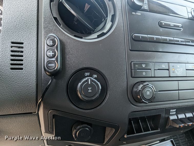 image for item MN9999 2011 Ford  F350 Super Duty  SuperCab utility bed pickup truck