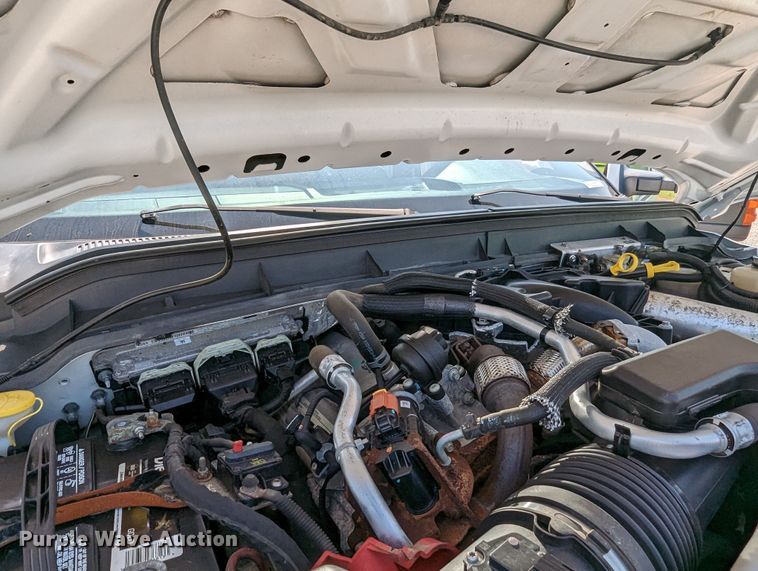 image for item MN9999 2011 Ford  F350 Super Duty  SuperCab utility bed pickup truck