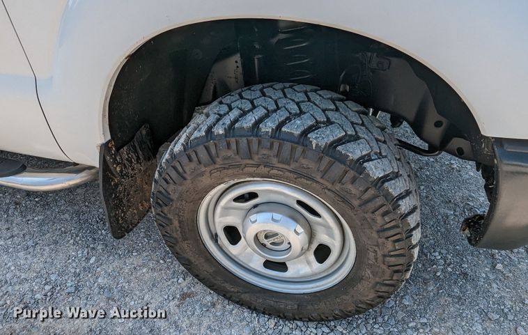 image for item MN9999 2011 Ford  F350 Super Duty  SuperCab utility bed pickup truck