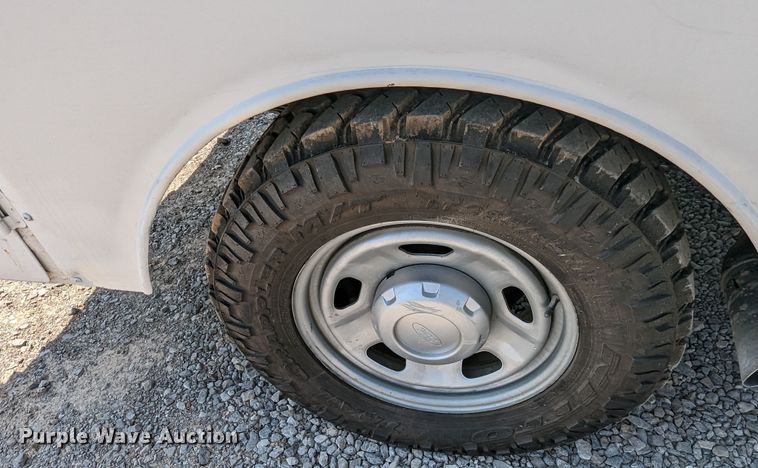 image for item MN9999 2011 Ford  F350 Super Duty  SuperCab utility bed pickup truck