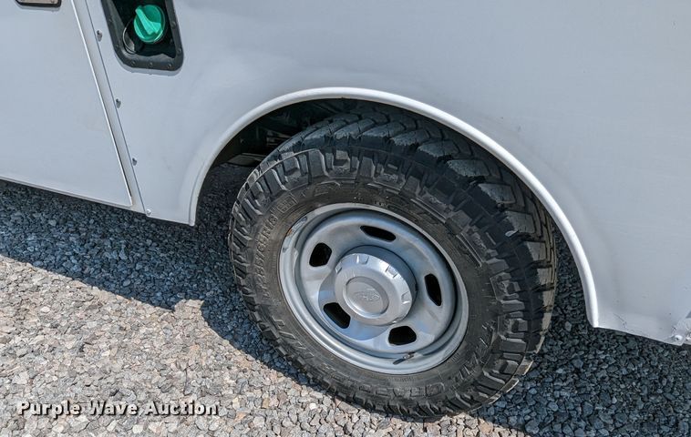 image for item MN9999 2011 Ford  F350 Super Duty  SuperCab utility bed pickup truck