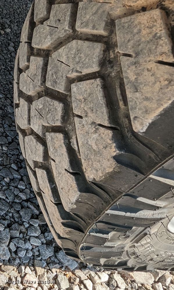 image for item MN9999 2011 Ford  F350 Super Duty  SuperCab utility bed pickup truck