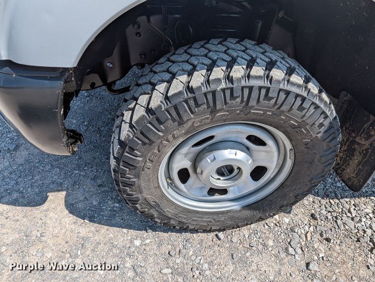 image for item MN9999 2011 Ford  F350 Super Duty  SuperCab utility bed pickup truck