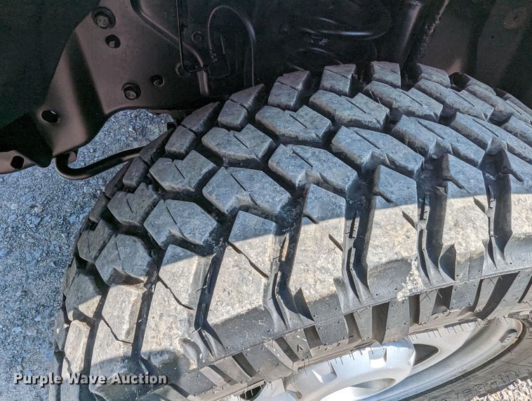 image for item MN9999 2011 Ford  F350 Super Duty  SuperCab utility bed pickup truck