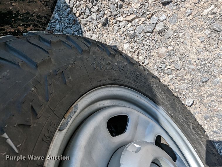 image for item MN9999 2011 Ford  F350 Super Duty  SuperCab utility bed pickup truck