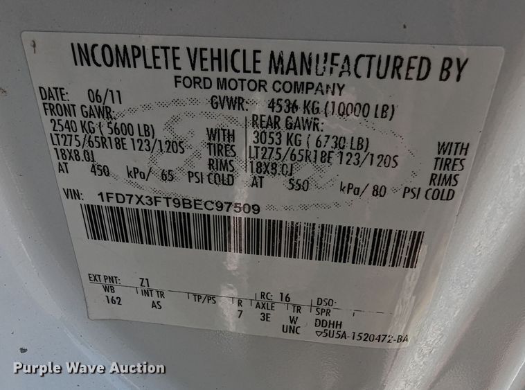 image for item MN9999 2011 Ford  F350 Super Duty  SuperCab utility bed pickup truck