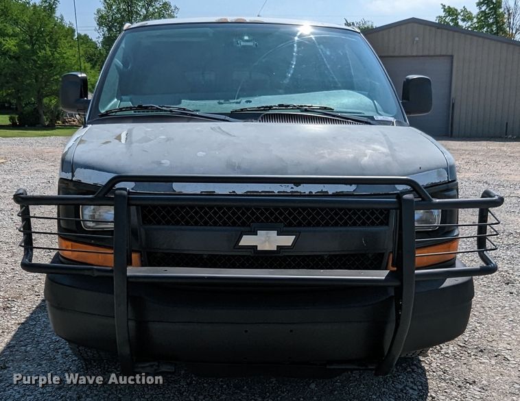 image for item MO9002 2009 Chevrolet Express 1500  van