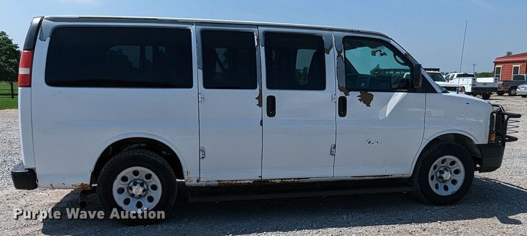 image for item MO9002 2009 Chevrolet Express 1500  van