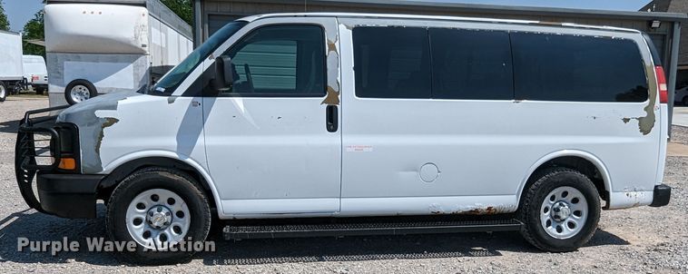 image for item MO9002 2009 Chevrolet Express 1500  van