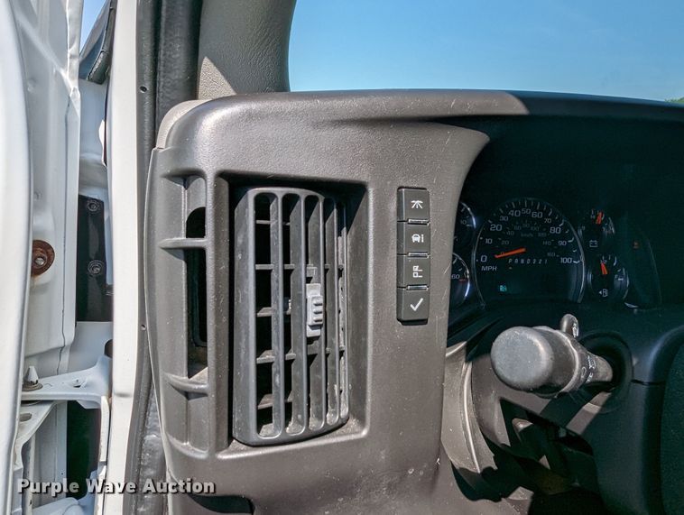 image for item MO9002 2009 Chevrolet Express 1500  van