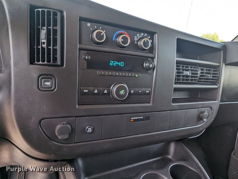 image for item MO9002 2009 Chevrolet Express 1500  van