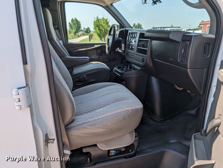 image for item MO9002 2009 Chevrolet Express 1500  van