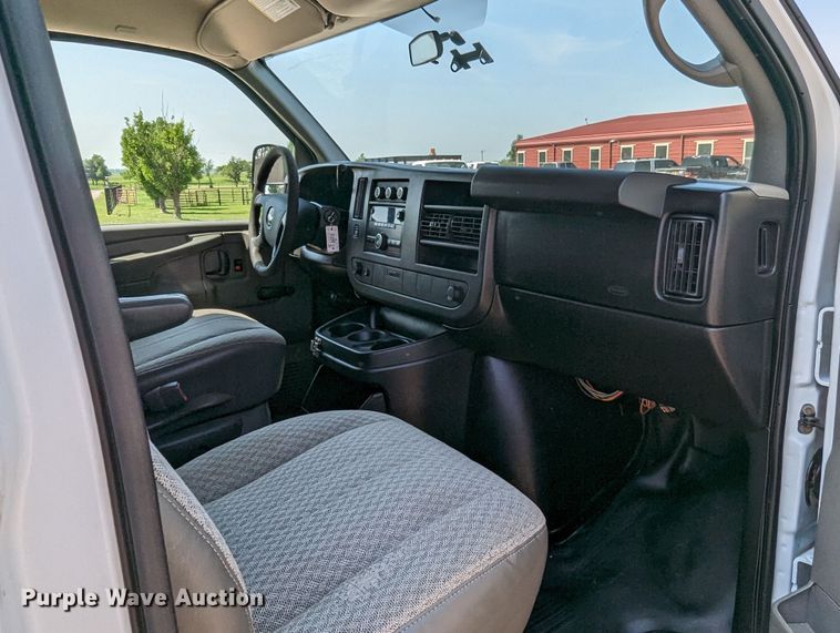 image for item MO9002 2009 Chevrolet Express 1500  van