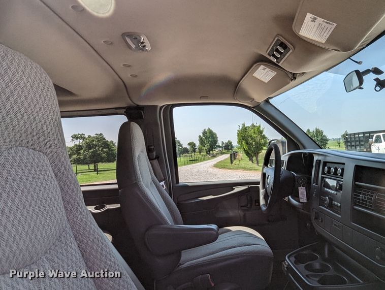 image for item MO9002 2009 Chevrolet Express 1500  van