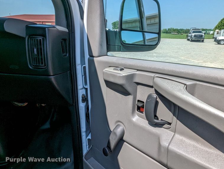 image for item MO9002 2009 Chevrolet Express 1500  van