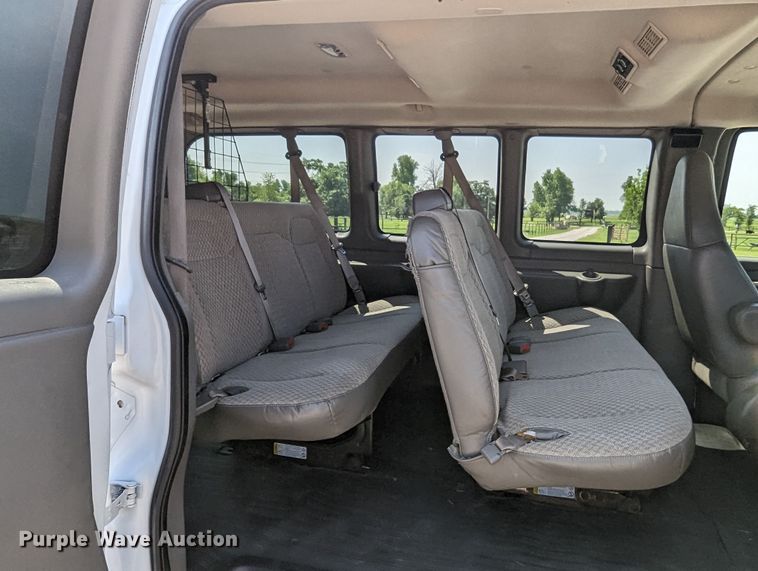 image for item MO9002 2009 Chevrolet Express 1500  van