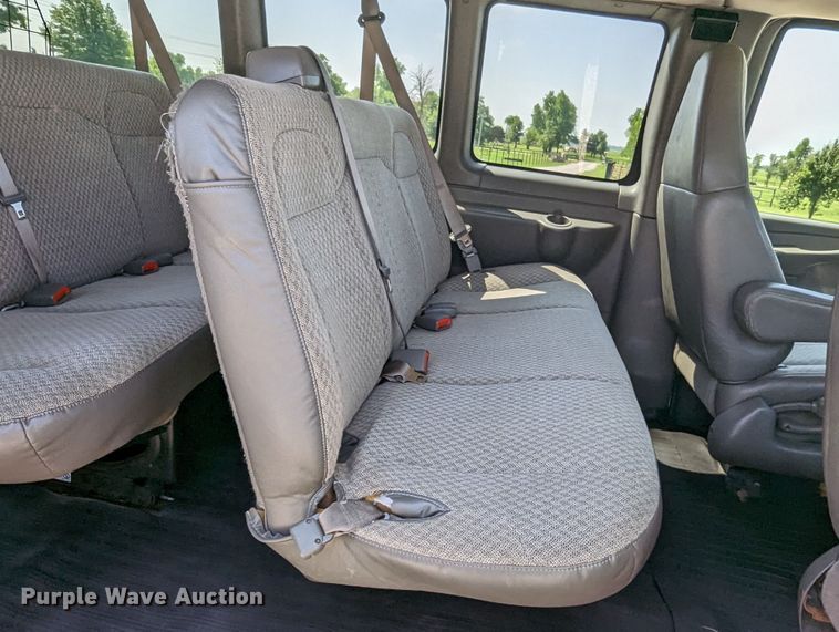 image for item MO9002 2009 Chevrolet Express 1500  van