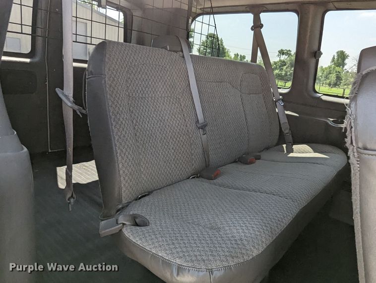 image for item MO9002 2009 Chevrolet Express 1500  van