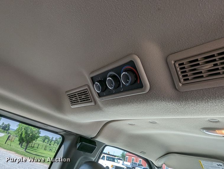 image for item MO9002 2009 Chevrolet Express 1500  van