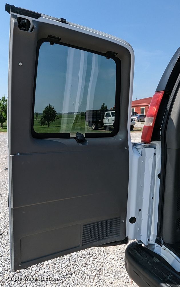 image for item MO9002 2009 Chevrolet Express 1500  van