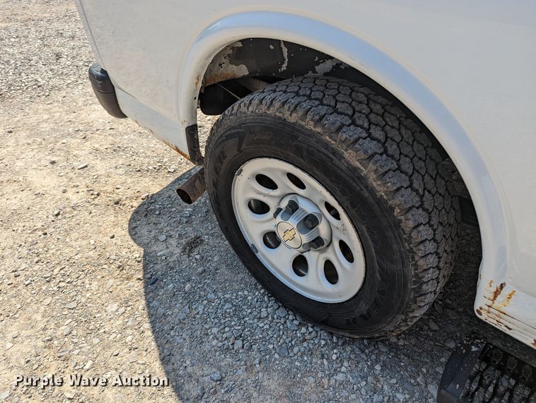 image for item MO9002 2009 Chevrolet Express 1500  van
