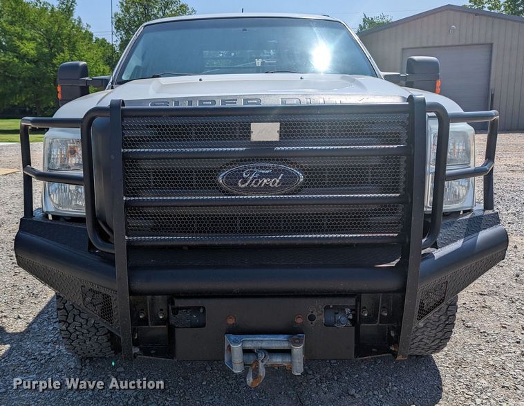 image for item MO9003 2012 Ford F250 Super Duty  SuperCab flatbed pickup truck
