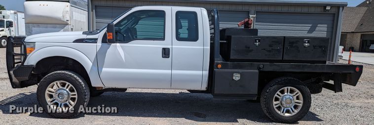 image for item MO9003 2012 Ford F250 Super Duty  SuperCab flatbed pickup truck
