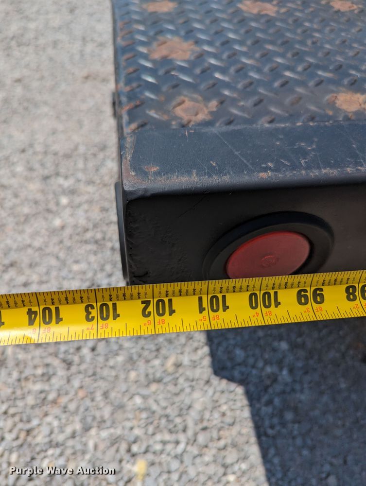 image for item MO9003 2012 Ford F250 Super Duty  SuperCab flatbed pickup truck