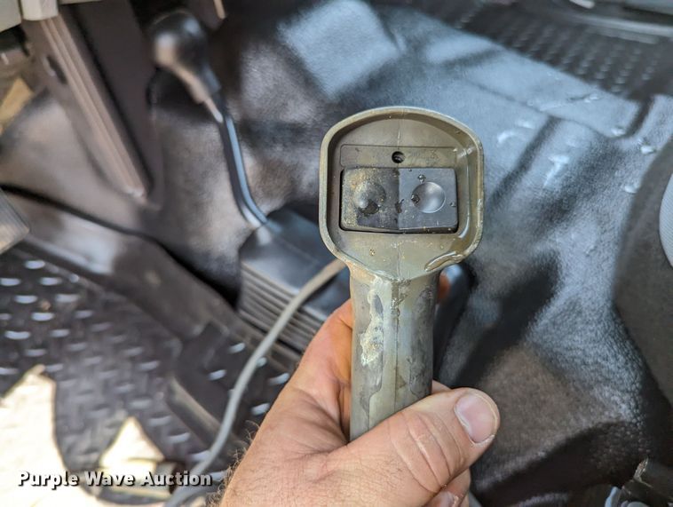 image for item MO9003 2012 Ford F250 Super Duty  SuperCab flatbed pickup truck