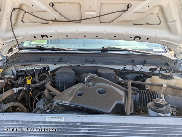 image for item MO9003 2012 Ford F250 Super Duty  SuperCab flatbed pickup truck