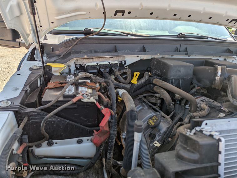 image for item MO9003 2012 Ford F250 Super Duty  SuperCab flatbed pickup truck