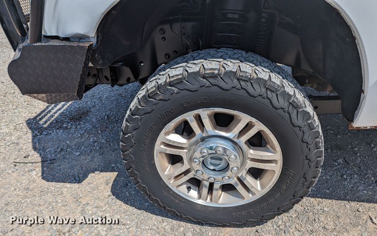 image for item MO9003 2012 Ford F250 Super Duty  SuperCab flatbed pickup truck