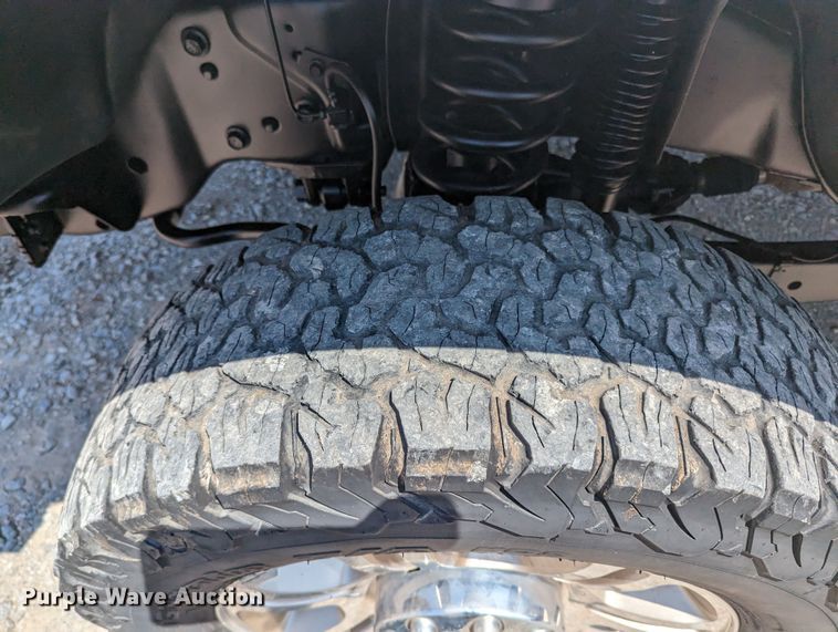 image for item MO9003 2012 Ford F250 Super Duty  SuperCab flatbed pickup truck