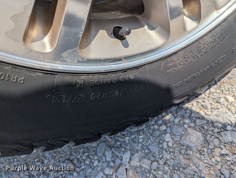 image for item MO9003 2012 Ford F250 Super Duty  SuperCab flatbed pickup truck