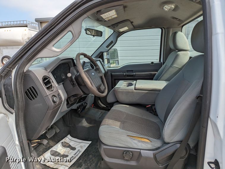 image for item MO9004 2012 Ford F250 Super Duty  pickup truck