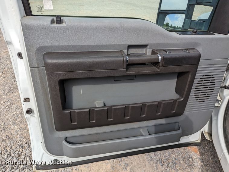 image for item MO9004 2012 Ford F250 Super Duty  pickup truck