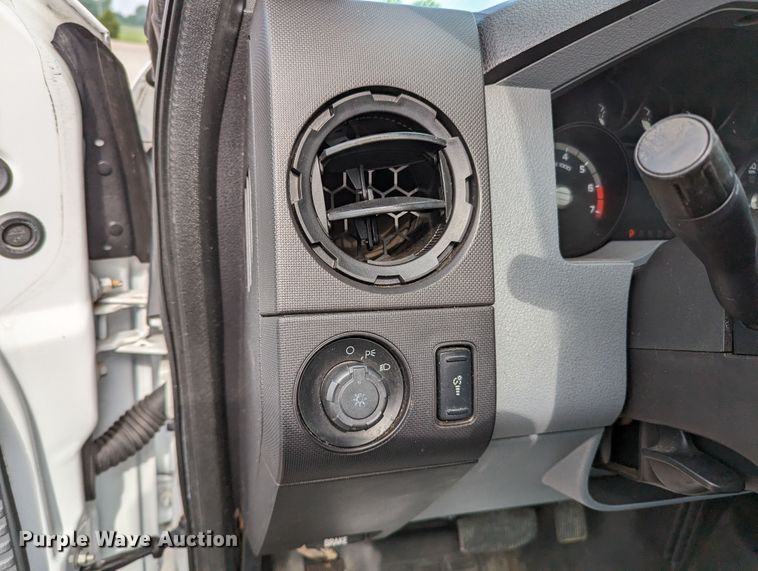 image for item MO9004 2012 Ford F250 Super Duty  pickup truck