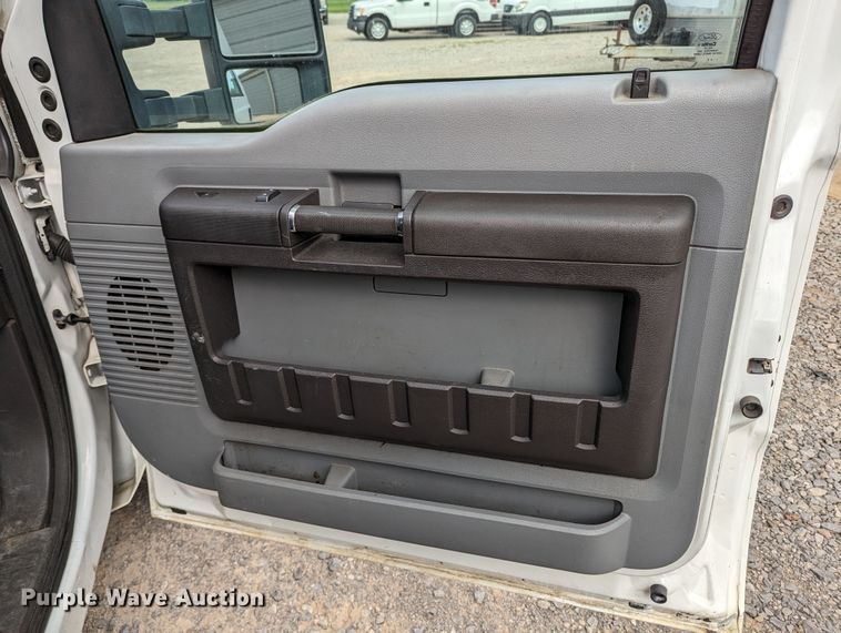 image for item MO9004 2012 Ford F250 Super Duty  pickup truck