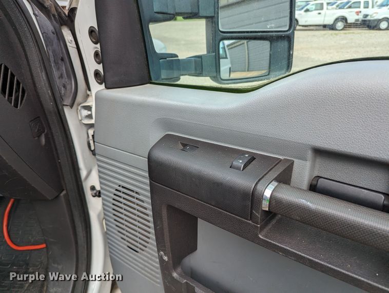 image for item MO9004 2012 Ford F250 Super Duty  pickup truck