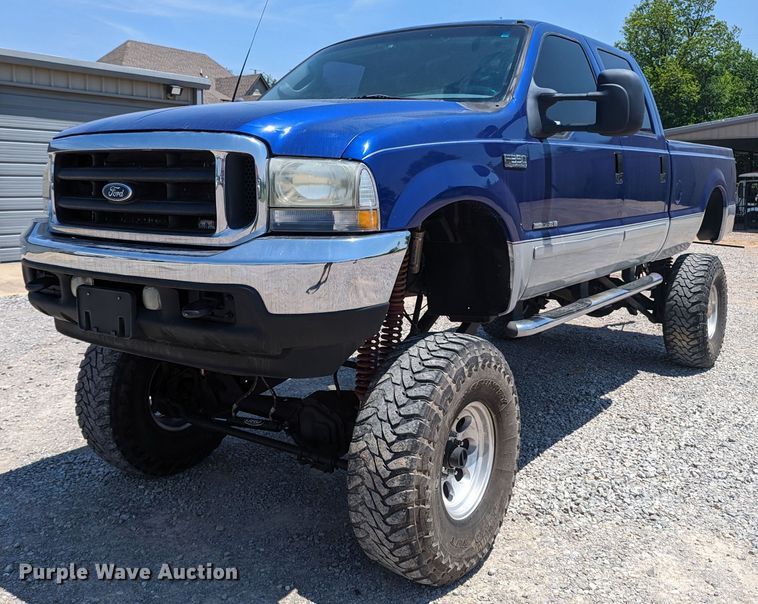 image for item MO9005 2003 Ford F350 Super Duty  Crew Cab pickup truck