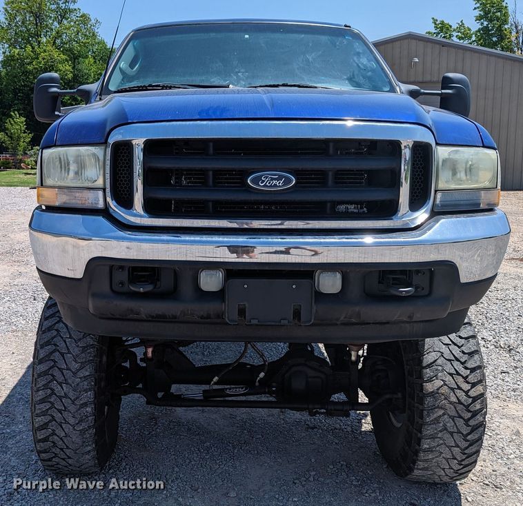 image for item MO9005 2003 Ford F350 Super Duty  Crew Cab pickup truck