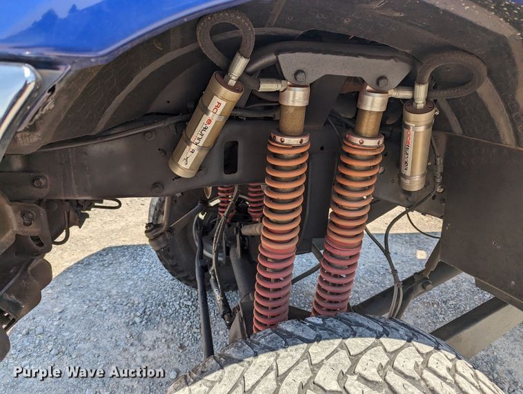 image for item MO9005 2003 Ford F350 Super Duty  Crew Cab pickup truck