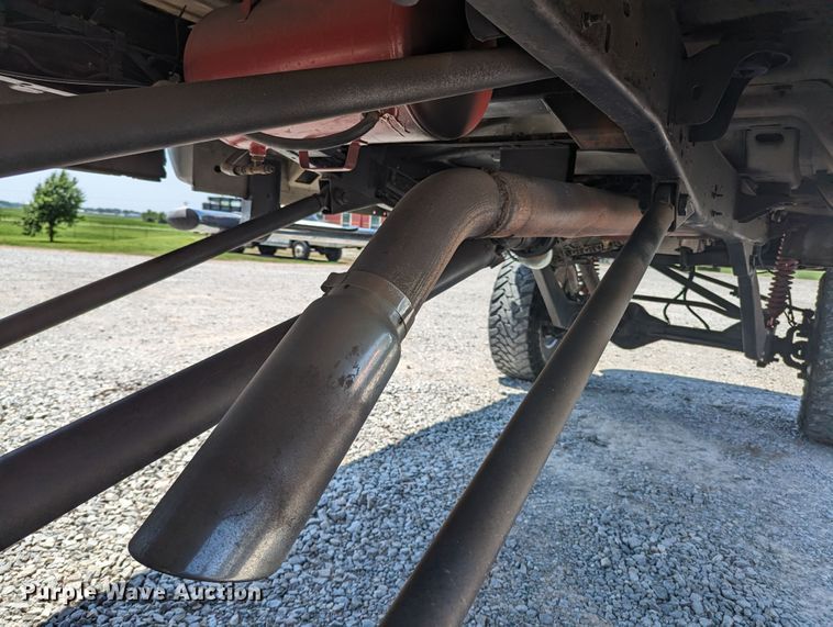 image for item MO9005 2003 Ford F350 Super Duty  Crew Cab pickup truck