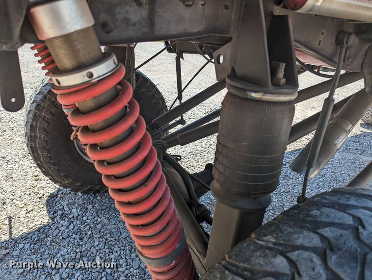 image for item MO9005 2003 Ford F350 Super Duty  Crew Cab pickup truck