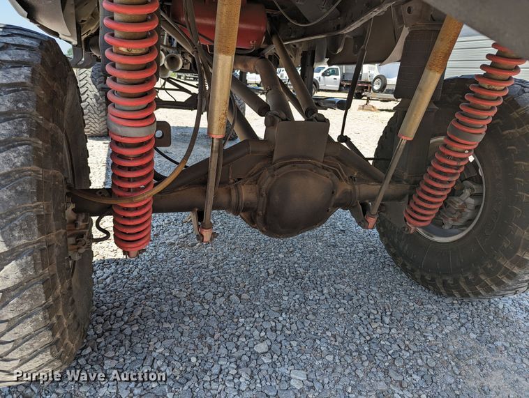 image for item MO9005 2003 Ford F350 Super Duty  Crew Cab pickup truck