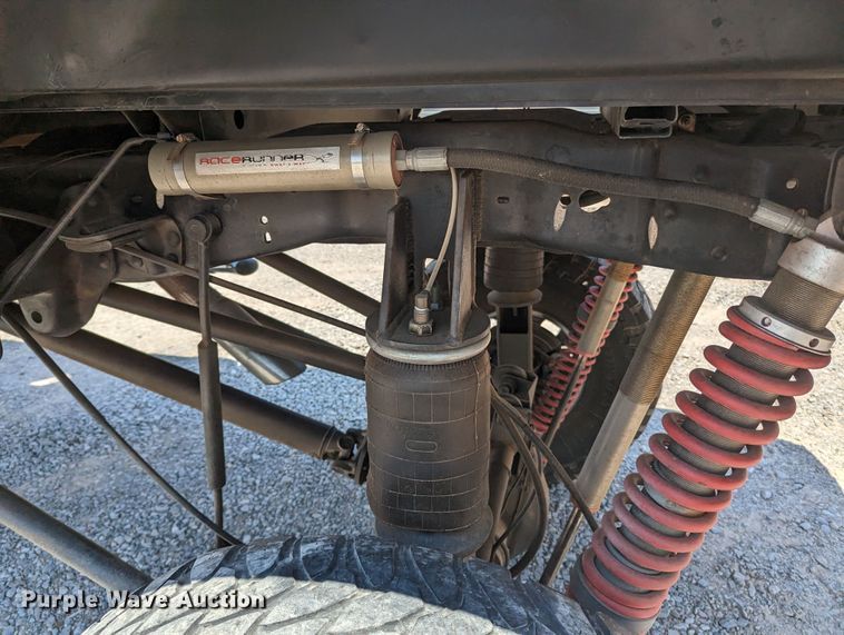 image for item MO9005 2003 Ford F350 Super Duty  Crew Cab pickup truck